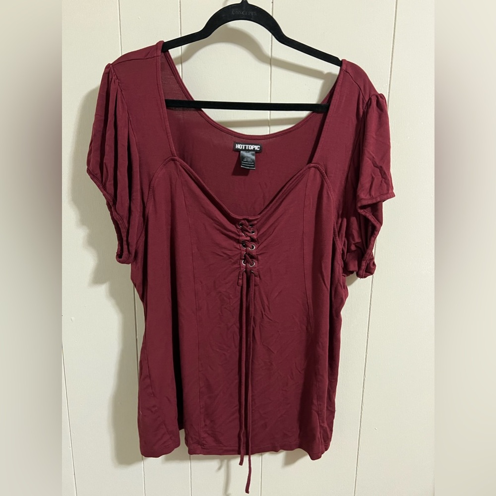 Hot topic plus size 3 3x burgundy lace up cap sleeve seemed top shirt